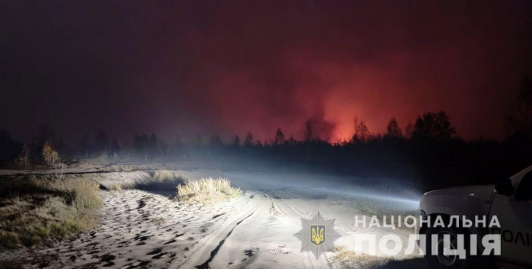 Поліція розслідує нічну пожежу на Рівненщині, правоохоронці відкрили кримінальне провадження